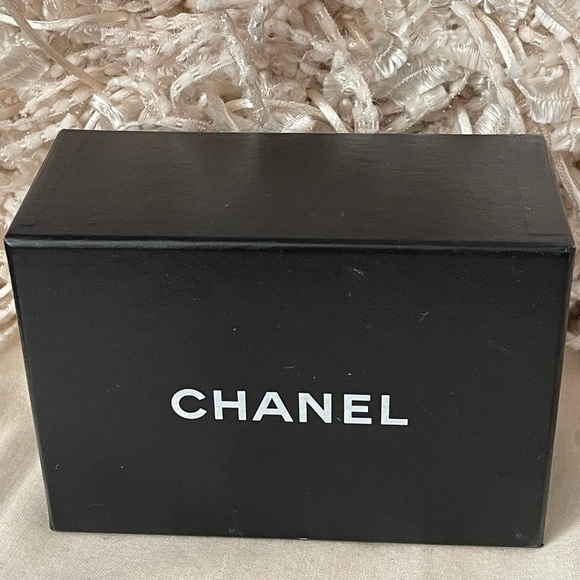 CHANEL EMPTY BOX⭐️GIFTING A SPECIAL SOMETHING OR DECOR💯Authentic from boutique - Picture 1 of 6